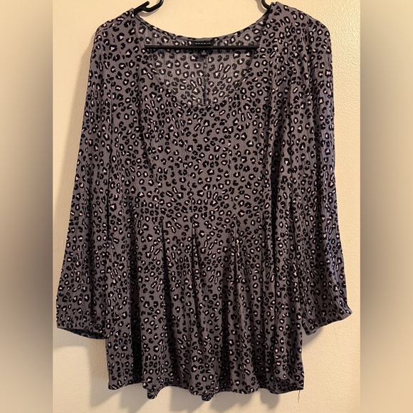 Torrid brand Size 0-L Leopard Print Women's Top - Black and Gray - Picture 1 of 6